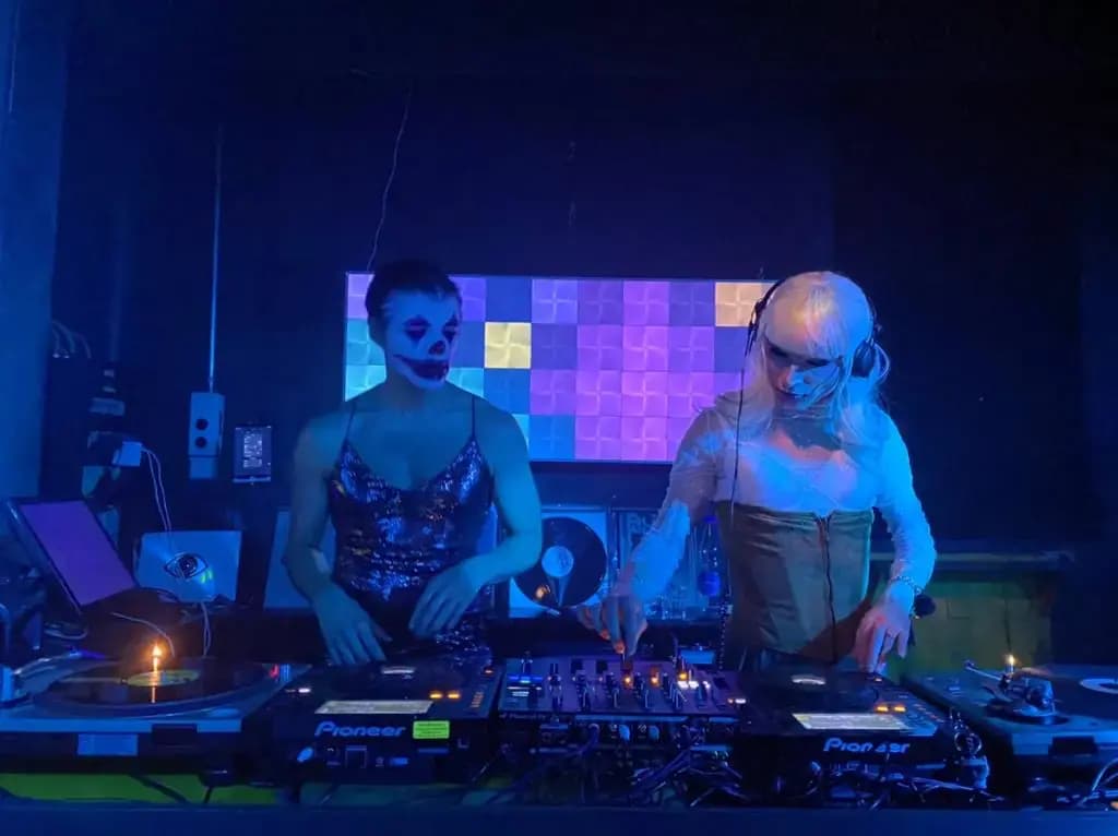 Heldenbar Zurich - gay dance party